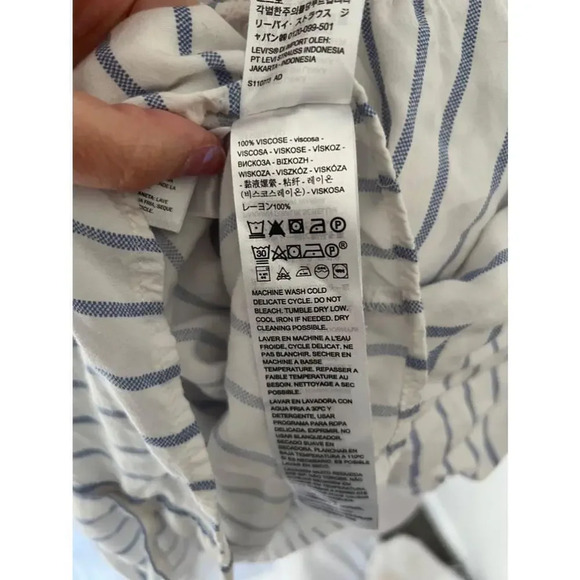 Women's Levi's Off-Shoulder Blue Striped Blouse Size L - Picture 8 of 8